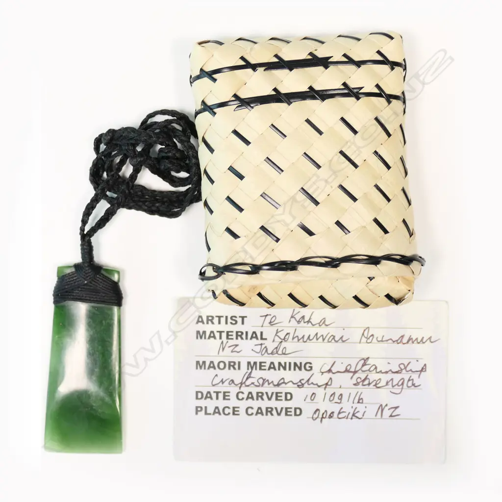 Te Kaha carved pounamu hei toki, Image 1++